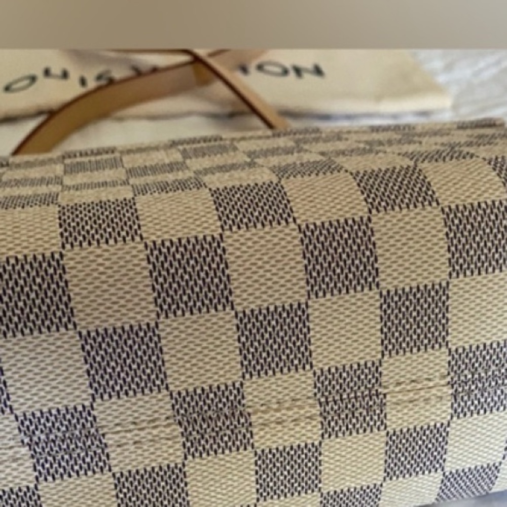 100% Authentic Louis Vuitton Croisette New with dust bag ***Rare Find - Picture 10 of 10